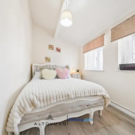 Calm & Comfortable One Bedroom With Shared Garden In Bishopsworth By Altoluxo