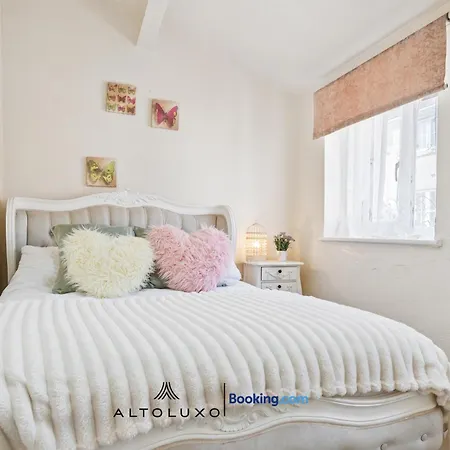 Calm & Comfortable One Bedroom With Shared Garden In Bishopsworth By Altoluxo Apartment *