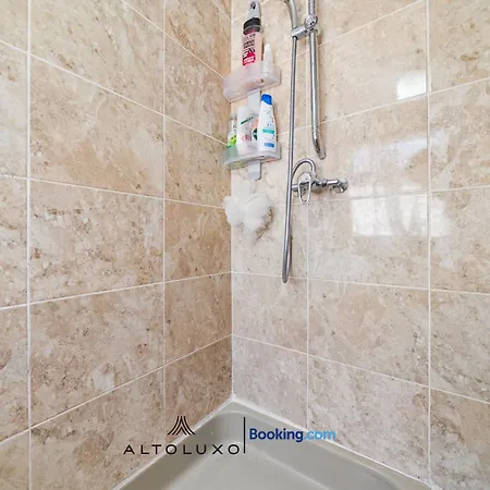 Calm & Comfortable One Bedroom With Shared Garden In Bishopsworth By Altoluxo *
