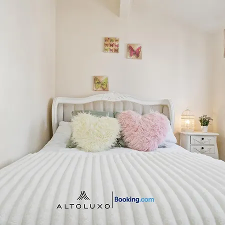 Calm & Comfortable One Bedroom With Shared Garden In Bishopsworth By Altoluxo Bristol