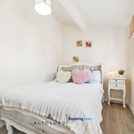 Calm & Comfortable One Bedroom With Shared Garden In Bishopsworth By Altoluxo * Bristol