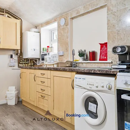 Apartment Calm & Comfortable One Bedroom With Shared Garden In Bishopsworth By Altoluxo *