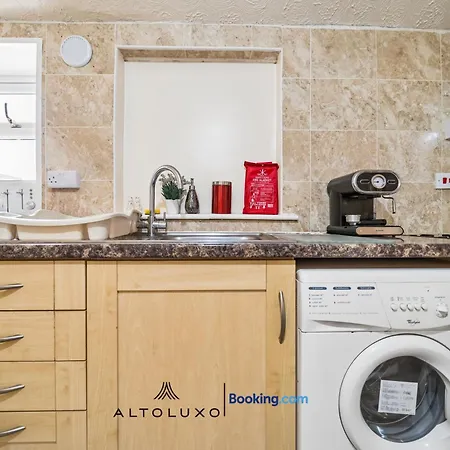 Calm & Comfortable One Bedroom With Shared Garden In Bishopsworth By Altoluxo Apartment *