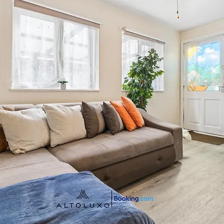 Calm & Comfortable One Bedroom With Shared Garden In Bishopsworth By Altoluxo