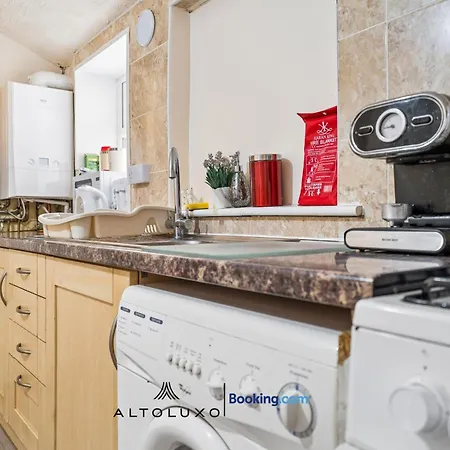Calm & Comfortable One Bedroom With Shared Garden In Bishopsworth By Altoluxo Apartment *
