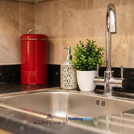 Calm & Comfortable One Bedroom With Shared Garden In Bishopsworth By Altoluxo Apartment *